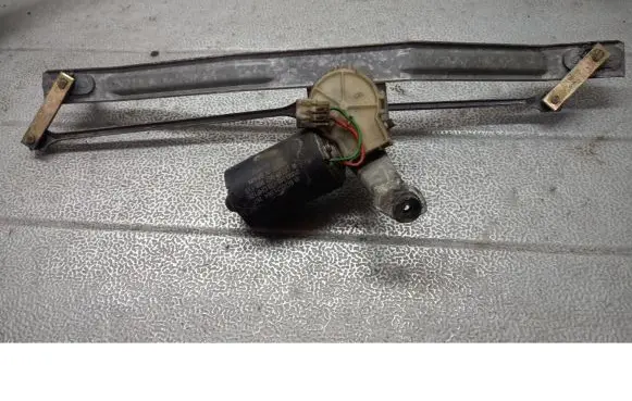 Volkswagen Polo II 86C 2F Front wiper linkage 