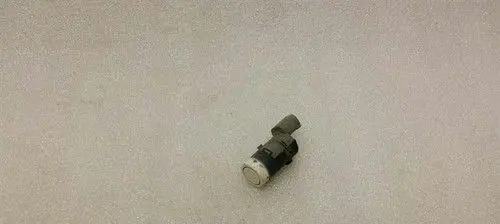 BMW 5 E60 E61 Front parking sensor holder (PDC) 6989104