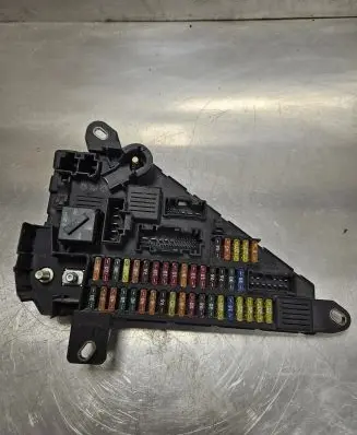 BMW 5 E60 E61 Fuse module 690661901