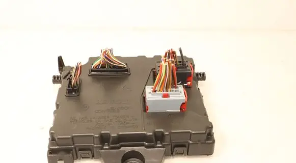 Opel Movano B Central body control module 284B17791R