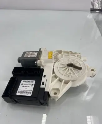 Volkswagen Golf Plus Front door window regulator motor 1K0959793K