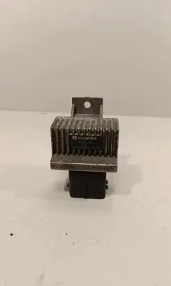 Nissan X-Trail T31 Glow plug pre-heat relay 9640469680A