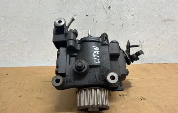 Mercedes-Benz Citan W415 Fuel injection high pressure pump 167003669R A2C53351931
