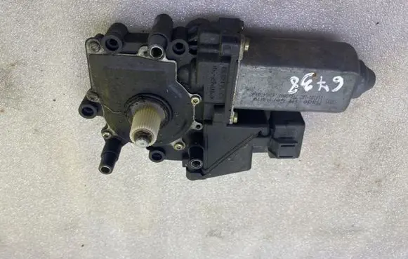 Audi A3 S3 8L Front door window regulator motor BRM8L399980 119015400100 0536001402