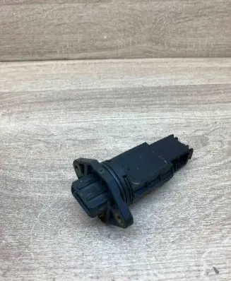 Peugeot 307 CC Mass air flow meter 563021B