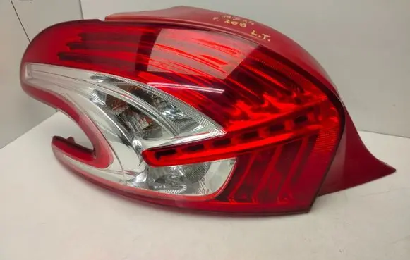Peugeot 208 I Rear/tail lights 1215R