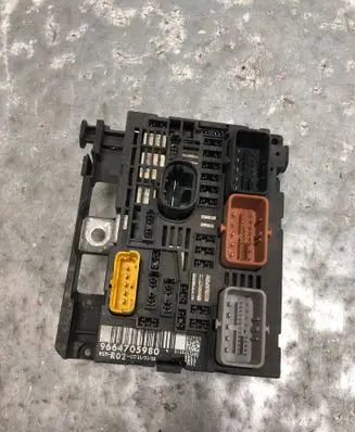 Citroen C4 Grand Picasso Fuse module 9664705980-BILI 9664705980
