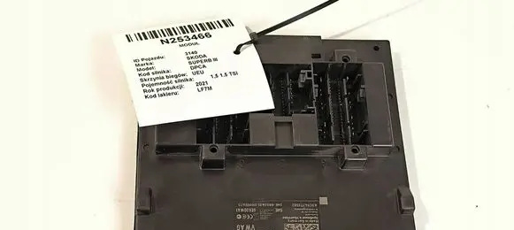 Skoda Superb B8 (3V) Central body control module 5Q0937084DP