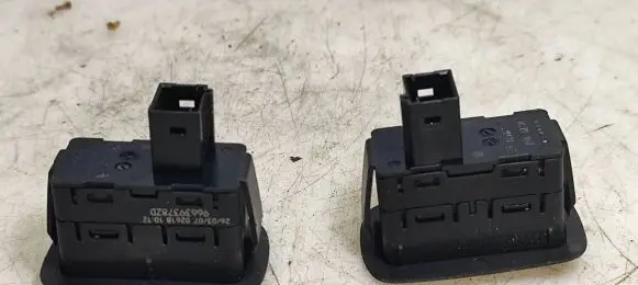 Citroen C4 I Picasso Electric window control switch 96639378ZD