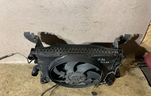 Mercedes-Benz CLS C218 X218 Radiator set A2049066802