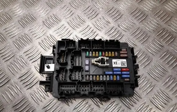 Tesla Model X Fuse box set 109440901E