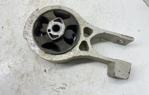 Peugeot 508 RXH Engine mount bracket 9683029080
