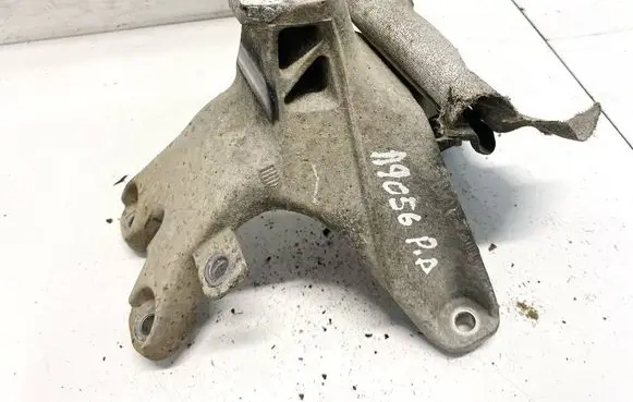 Audi A5 8T 8F Engine mounting bracket