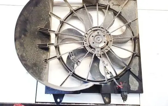 Jeep Grand Cherokee (WK) Radiator cooling fan shroud