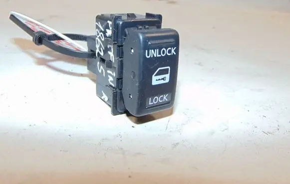 Nissan Pathfinder R51 Central locking switch button 25210EB300