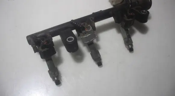 Toyota Yaris Fuel main line pipe