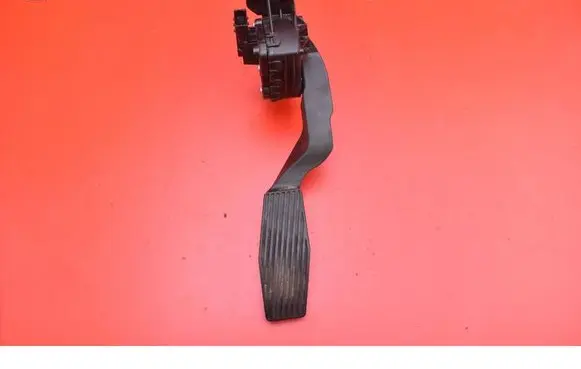 Opel Zafira C Accelerator throttle pedal 9202341