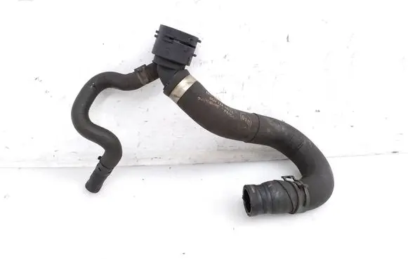 Volkswagen PASSAT B8 Engine coolant pipe/hose 5Q0122157CL