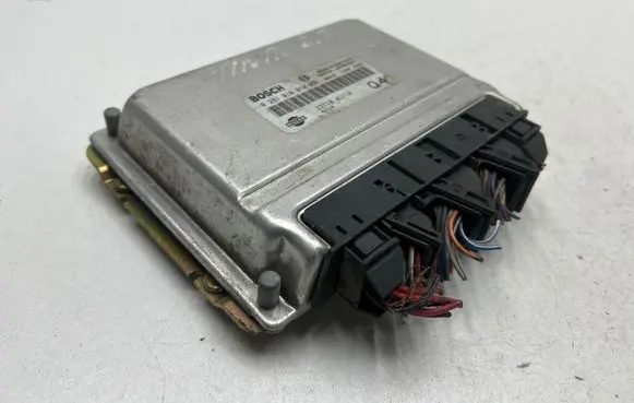 Nissan Almera Tino Engine control unit/module 1039S00244 0281010810 237104U114