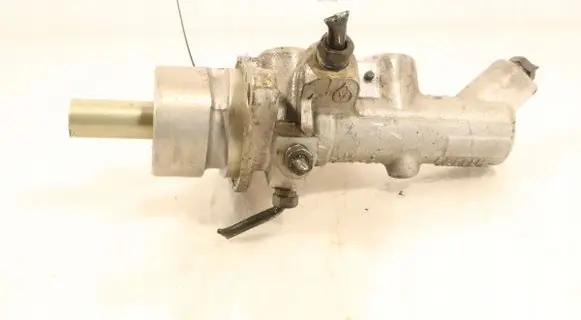 Toyota Avensis T250 Master brake cylinder 25113470