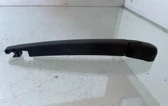 Toyota Corolla Verso E121 Rear wiper blade arm 0621B2