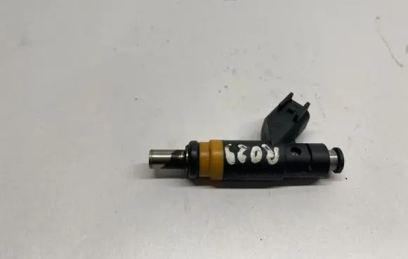 Dodge RAM 1500 DS Fuel injector 05037479AC