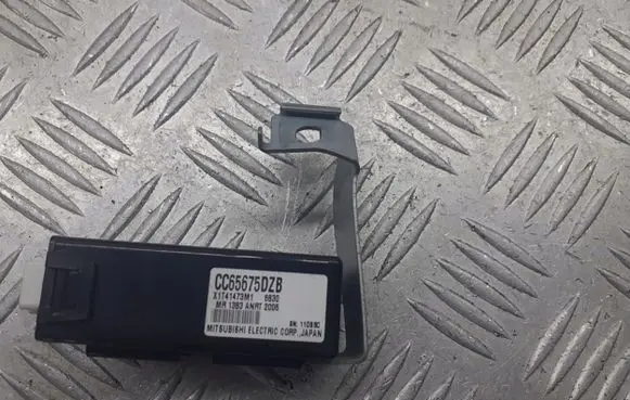 Mazda 5 Door central lock control unit/module CC65675DZB
