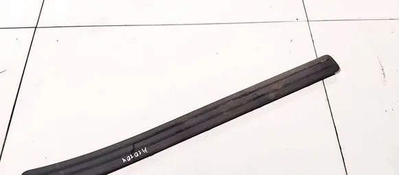 Volkswagen Touareg I Front sill trim cover 7l0853656