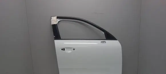 Volvo XC40 Front door