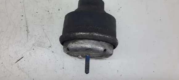 Volkswagen PASSAT B5 Engine mount bracket 8D0199379AC