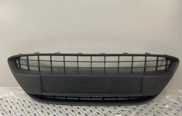 Ford Fiesta Front bumper upper radiator grill AA6117B968B AA6117B968A