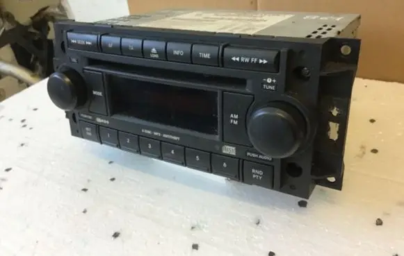 Dodge Caliber Radio/CD/DVD/GPS head unit P05064362AA