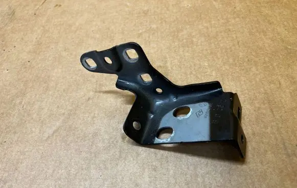 Dacia Sandero III Fender mounting bracket 260422240R