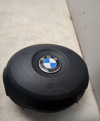 Steering wheel airbag