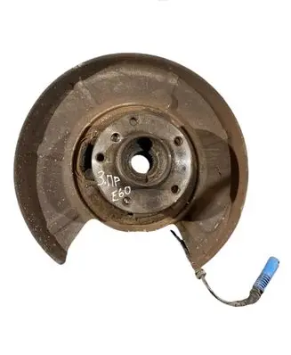 Rear wheel hub spindle/knuckle