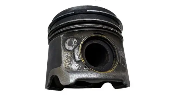 BMW 5 F10 F11 Piston B47 843ME
