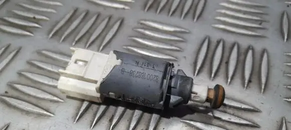Renault Scenic II - Grand scenic II Brake pedal sensor switch 8200168238b 8200168238-b