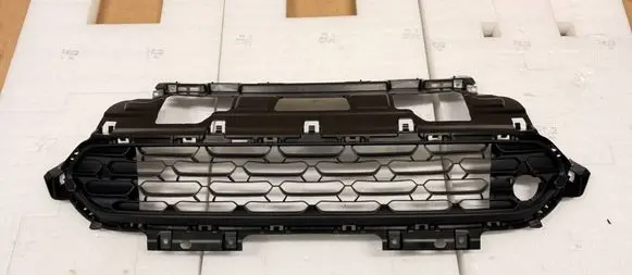 Fiat 124 Spider Front bumper upper radiator grill 6000615464 6000615147 6000614223