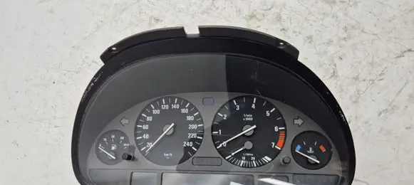 BMW 5 E39 Speedometer (instrument cluster) 8369051