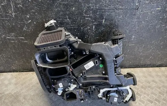 Tesla Model Y Interior heater climate box assembly housing 193135920B