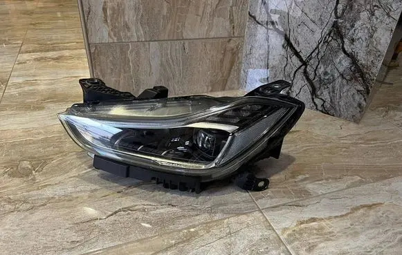 Maserati Ghibli Headlight/headlamp 00670100989 670100989