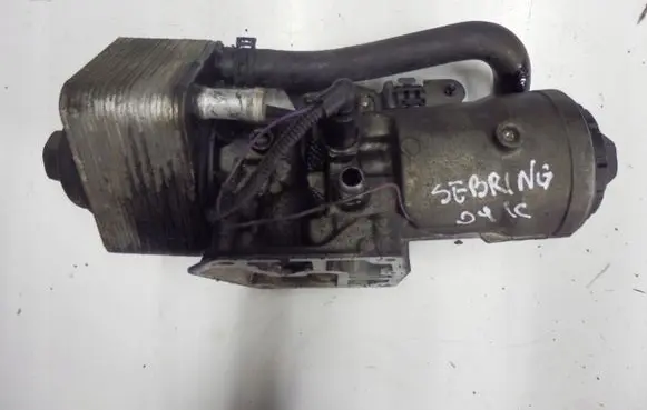 Oil filter mounting bracket