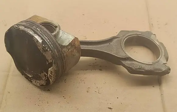 BMW 6 F06 Gran coupe Piston with connecting rod 89L106
