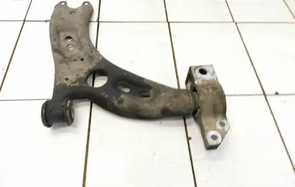Volkswagen PASSAT B7 Front lower control arm/wishbone