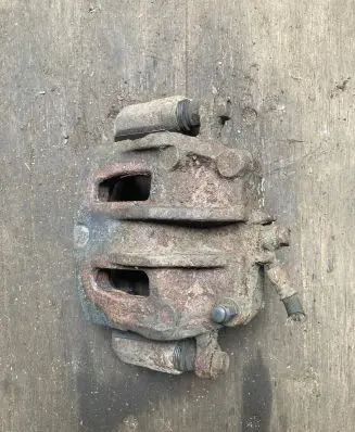 KIA Sorento Front brake caliper