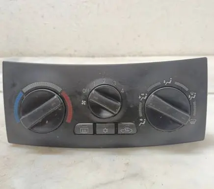 Mitsubishi Space Star Climate control unit MR914556