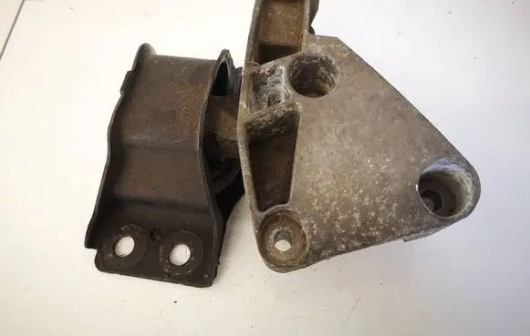 Renault Scenic II - Grand scenic II Engine mount bracket 8200072652