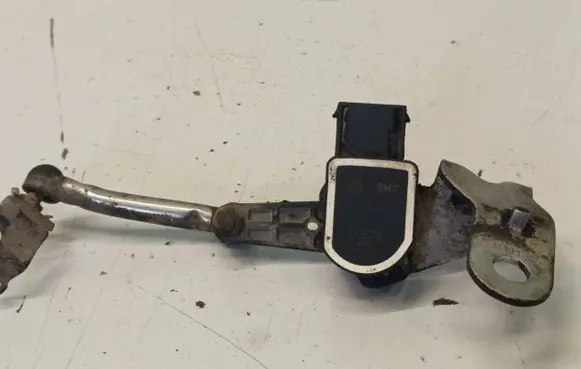 BMW 3 E92 E93 Headlight/headlamp level sensor 6778813
