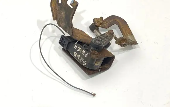Headlight/headlamp level sensor