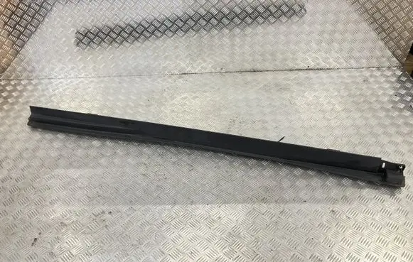 Honda CR-V Front sill (body part) DG16848
